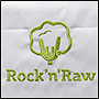 Вышивка на фартуке логотипа Rock'n'Raw