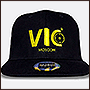 Вышивка на кепке логотипа VIC